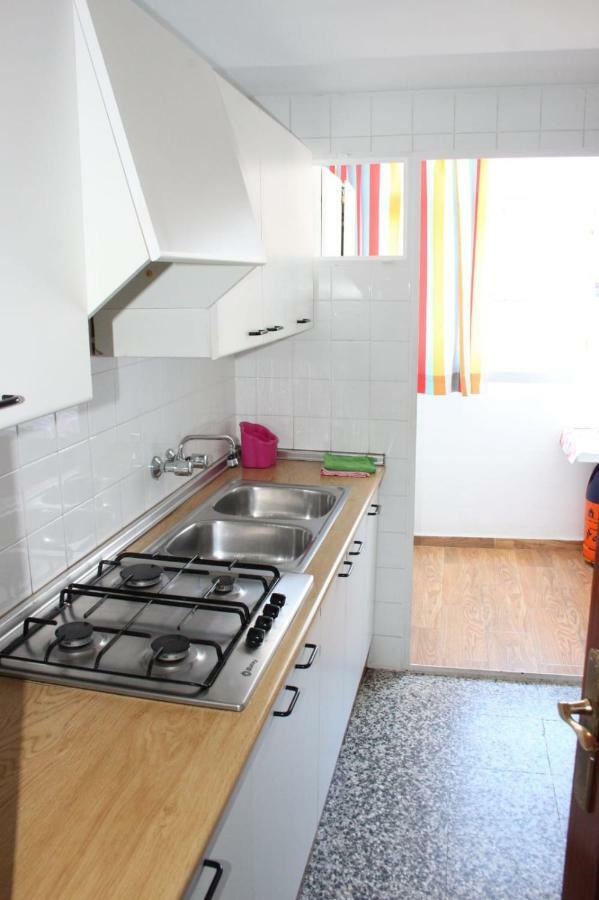 Apartamento Plaza Reina Apartment Малага Екстериор снимка