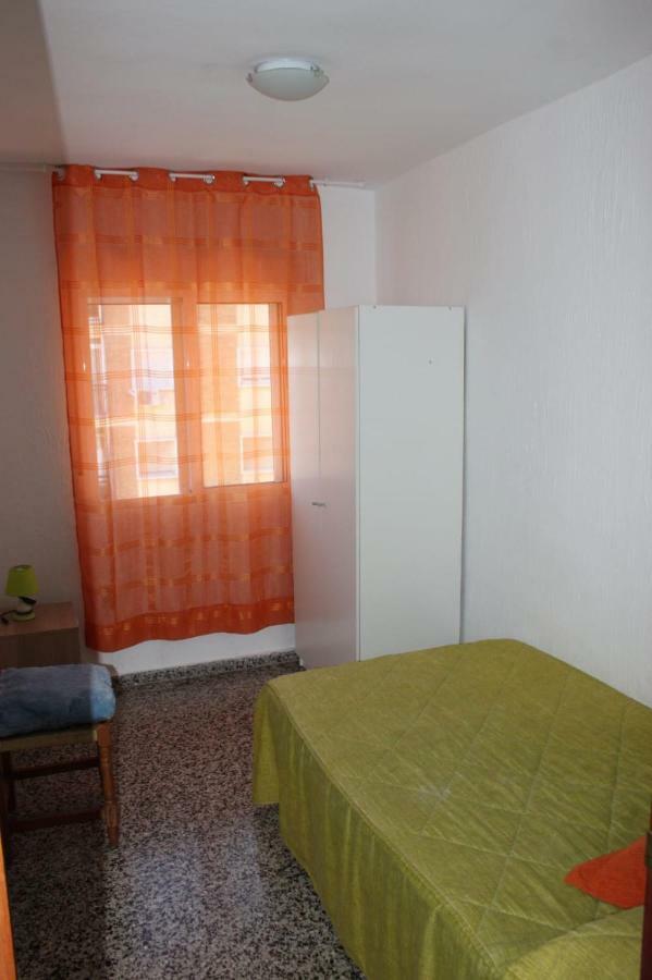 Apartamento Plaza Reina Apartment Малага Екстериор снимка